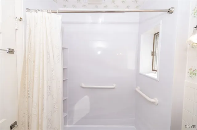 $299,900 | 114 South Park Street, Fayetteville, NY 13066