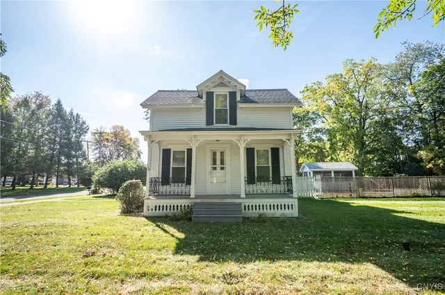 $299,900 | 114 South Park Street, Fayetteville, NY 13066