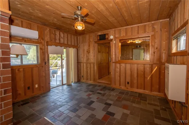 $299,900 | 114 South Park Street, Fayetteville, NY 13066