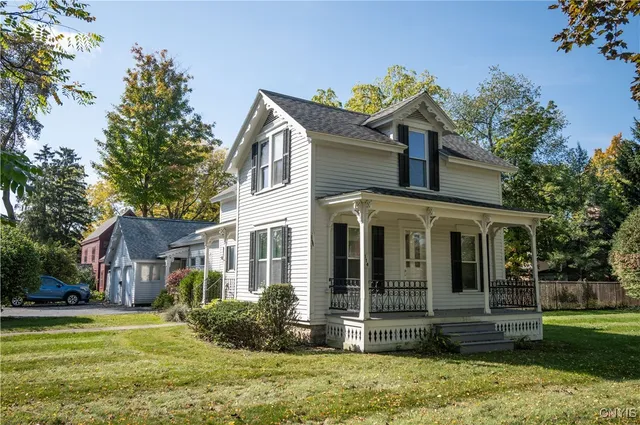 $299,900 | 114 South Park Street, Fayetteville, NY 13066