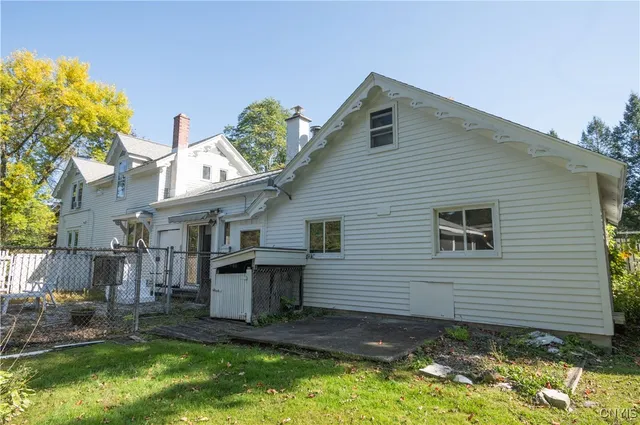 $299,900 | 114 South Park Street, Fayetteville, NY 13066