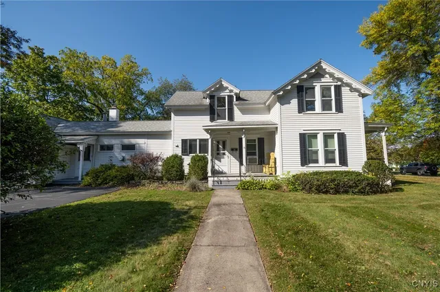 $299,900 | 114 South Park Street, Fayetteville, NY 13066