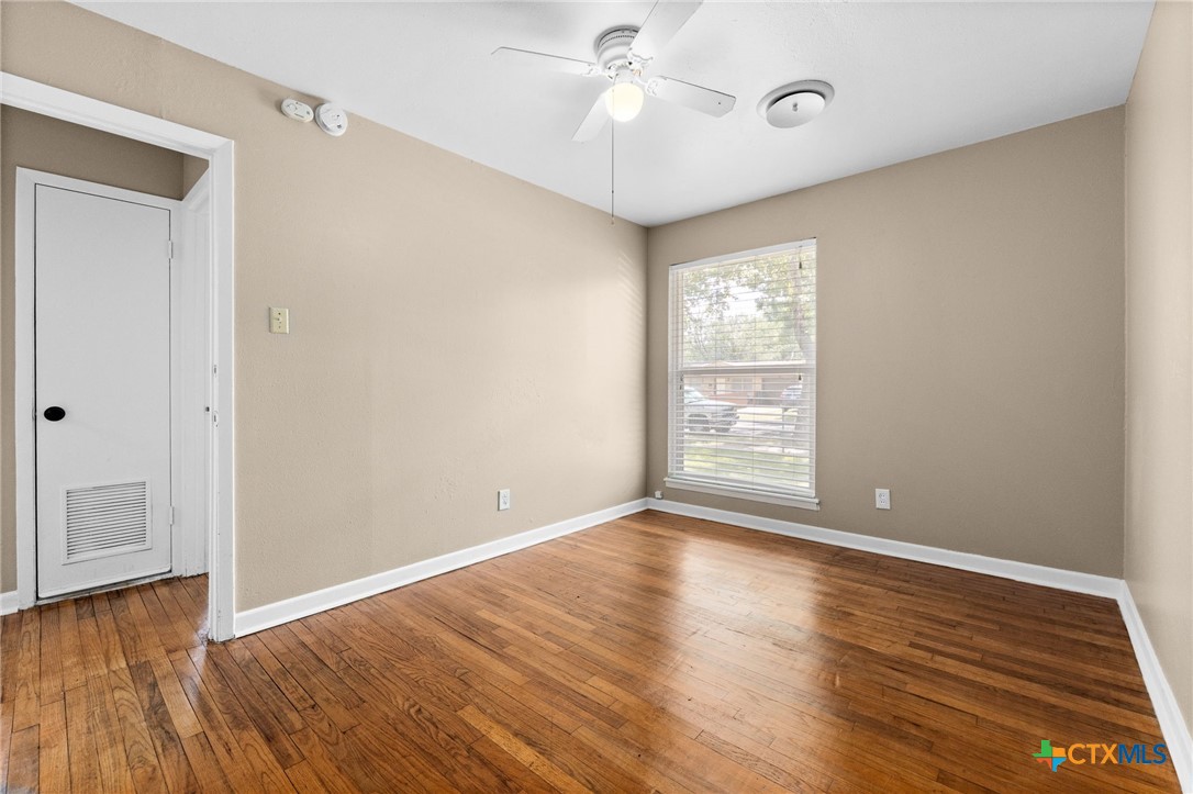 1301 West Lane Killeen, TX 76549 - Photo 22 of 26