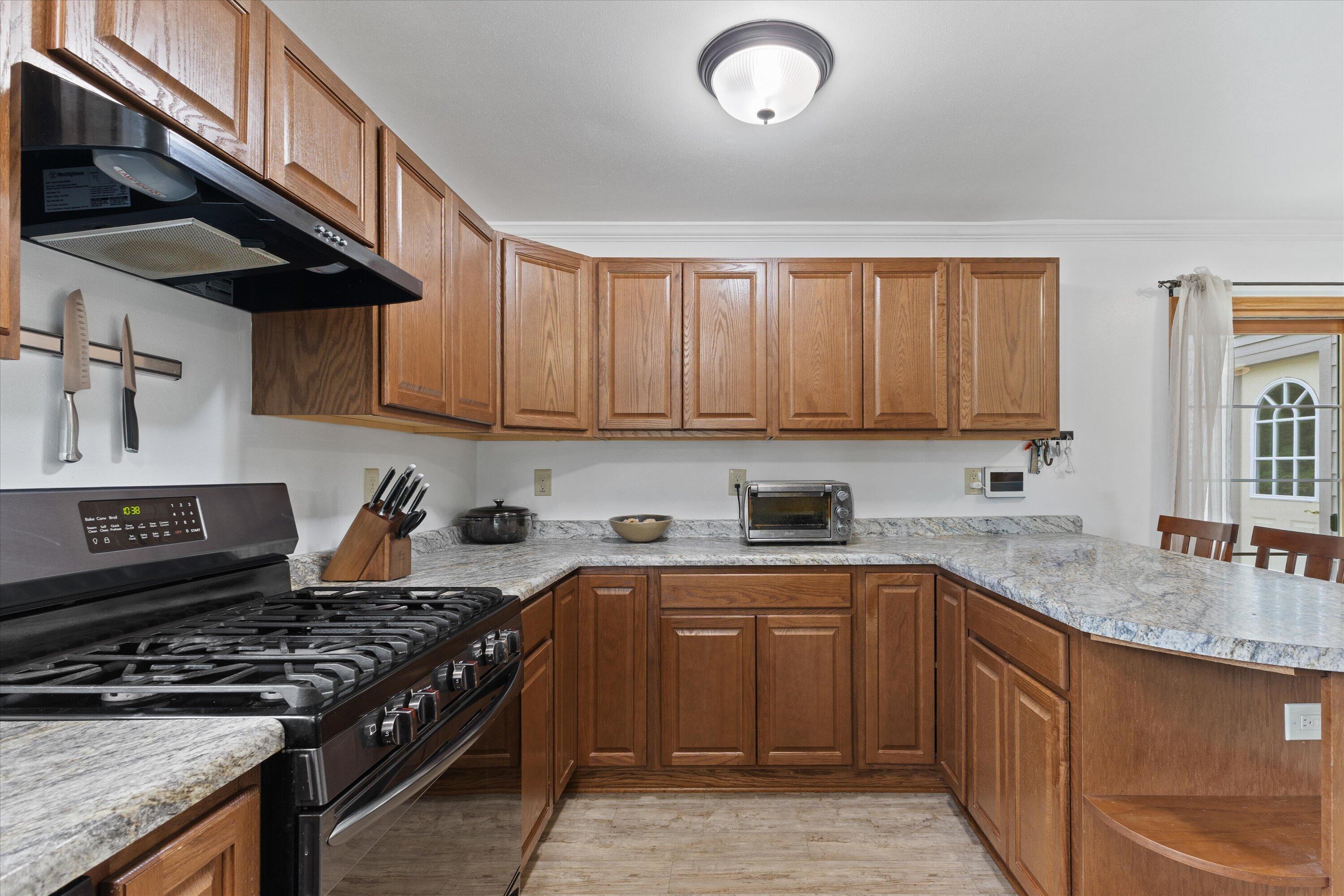 W244N4501 Swan Road Pewaukee, WI 53072 - Photo 11 of 43 Kitchen