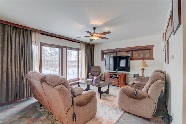 $825,000 | 10200 County Hwy Y, Mazomanie, WI 53560
