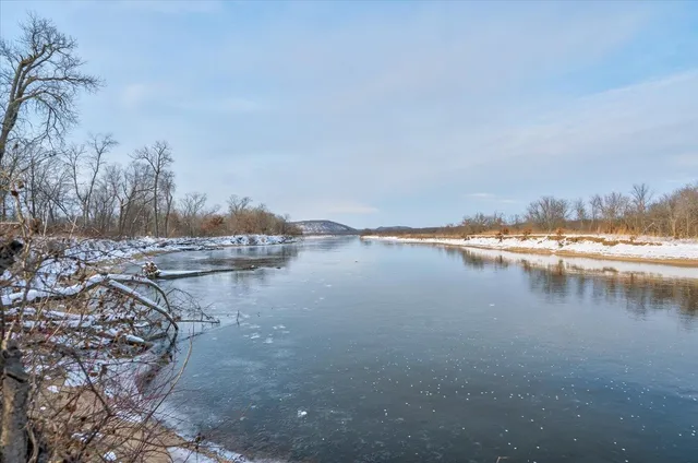 $825,000 | 10200 County Hwy Y, Mazomanie, WI 53560