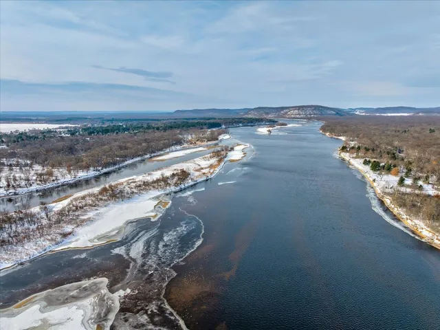 $825,000 | 10200 County Hwy Y, Mazomanie, WI 53560