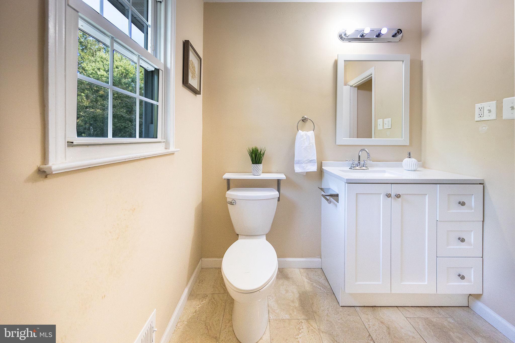 7104 Bock Road Fort Washington, MD 20744 - Photo 30 of 46 Upper Level Bathroom