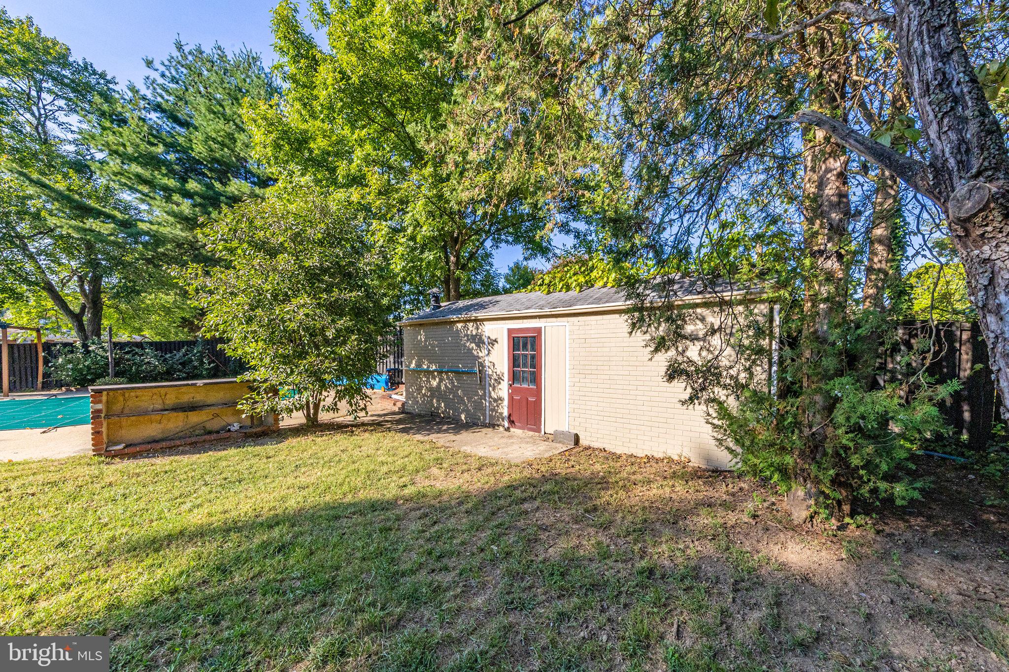 7104 Bock Road Fort Washington, MD 20744 - Photo 46 of 46 Pool Suite