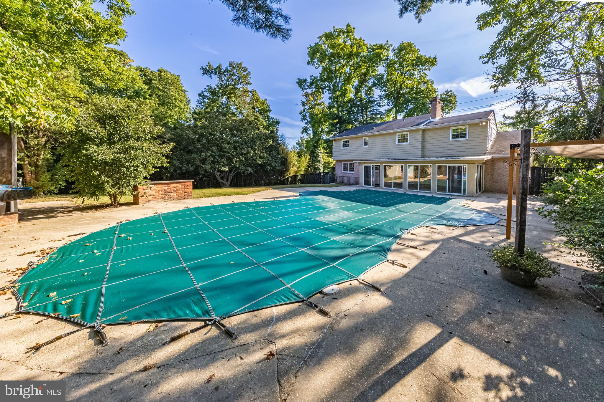 7104 Bock Road Fort Washington, MD 20744 - Photo 5 of 46 Brand new Pool Cover