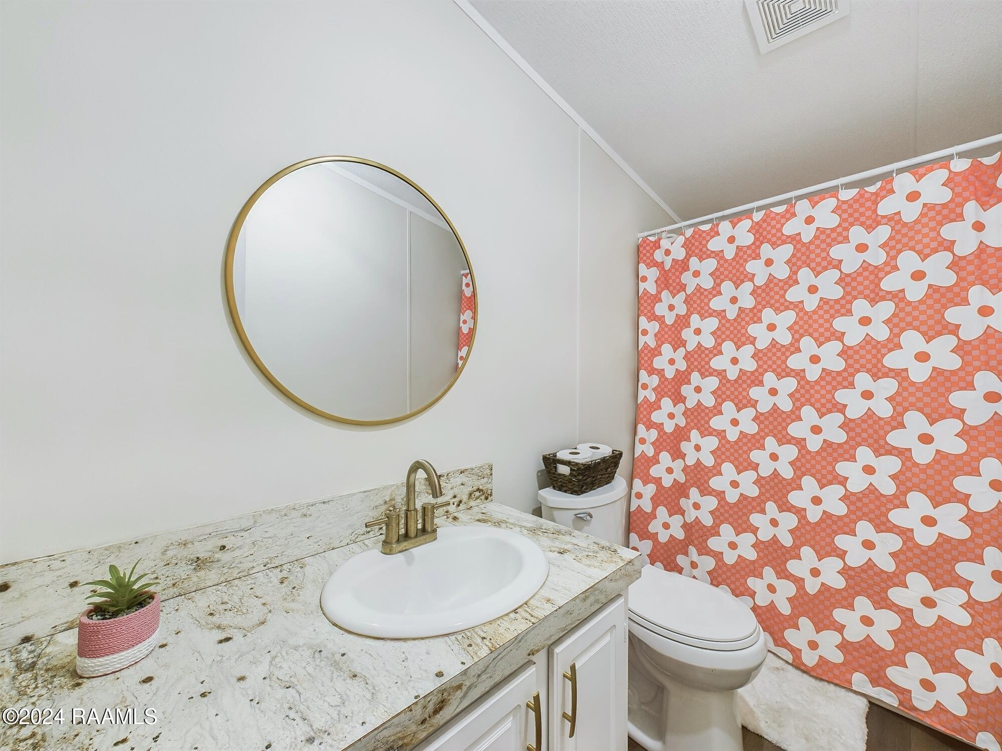 2002 Yuma Road Erath, LA 70533 - Photo 27 of 41 Guest Bath