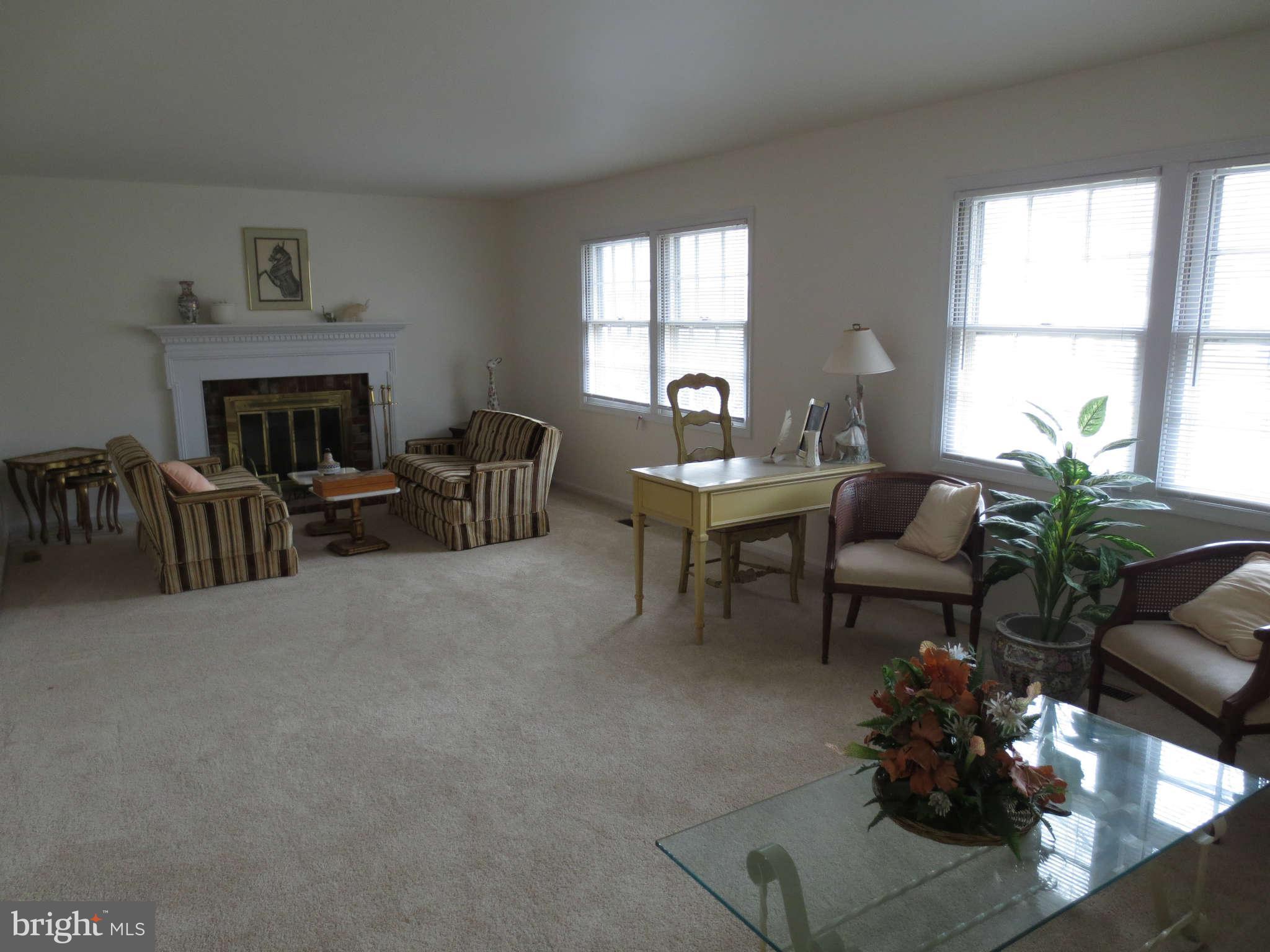 13300 Rockview Court Silver Spring, MD 20906 - Photo 4 of 12 Living Room