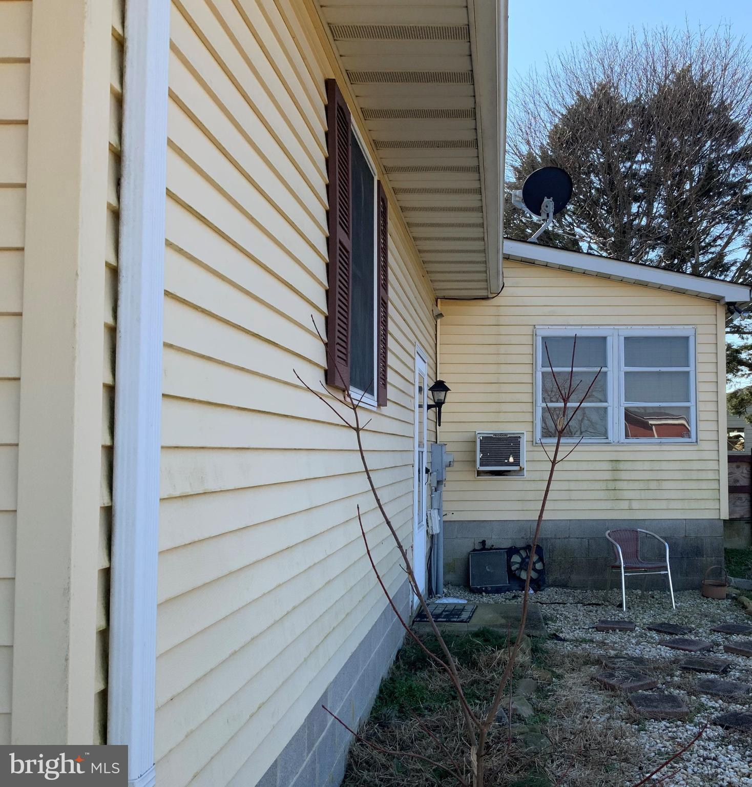 11252 Chapel Road Cordova, MD 21625 - Photo 3 of 5 Enclosed porch/sunroom on the back