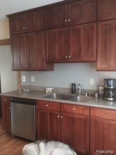 913 Nottingham Road Grosse Pointe, MI 48230 - Photo 12 of 19 photo 11.jpg