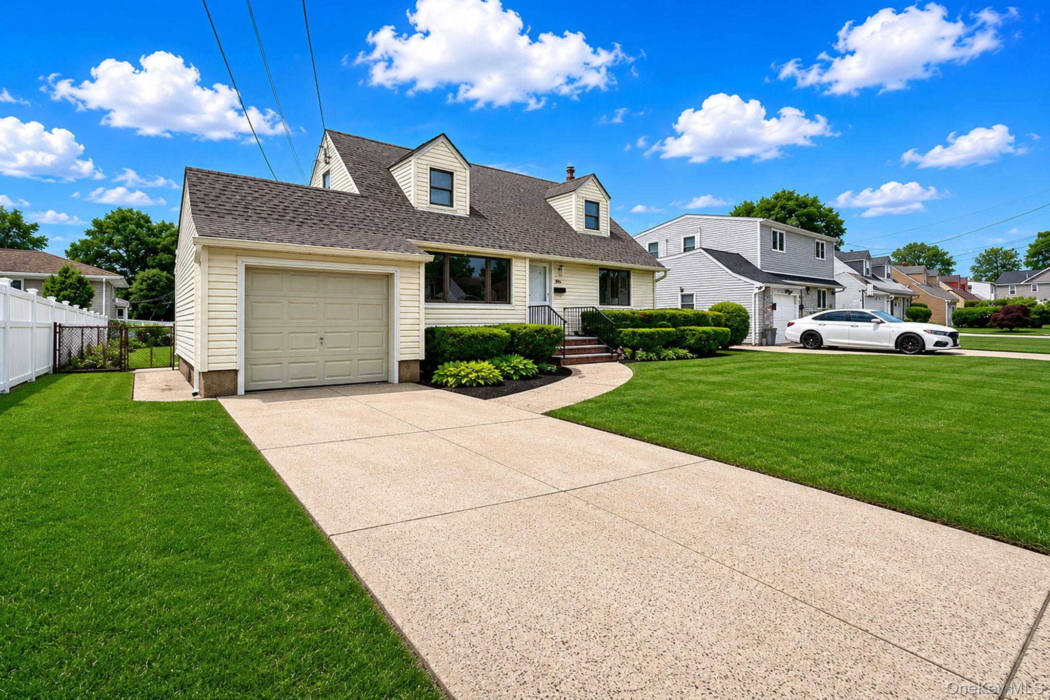986 Cayuga Road West Hempstead, NY 11552 - Photo 3 of 22