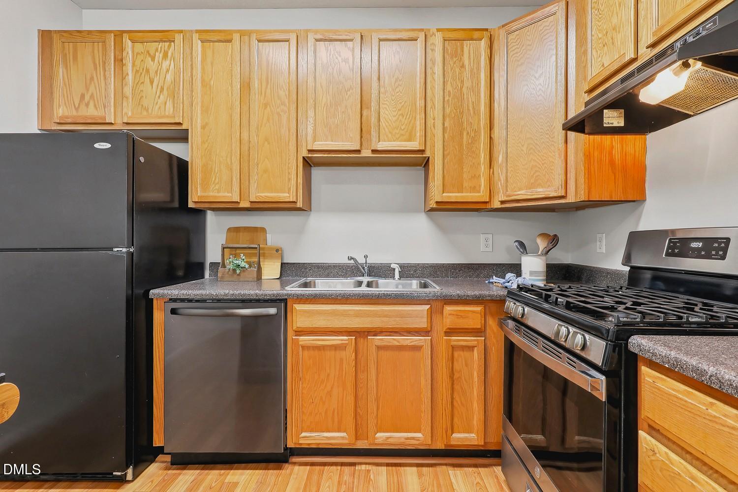 8620 Neuse Club Lane, Unit 107 Raleigh, NC 27616 - Photo 16 of 33 016-018-Kitchen-1500x1000