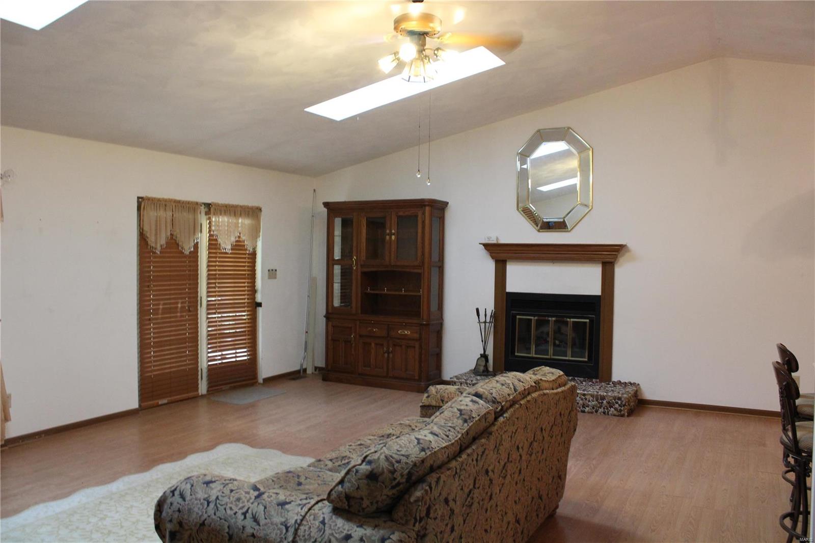 60 Innsbruck Lane Shiloh, IL 62221 - Photo 6 of 16 Gallery Image 6