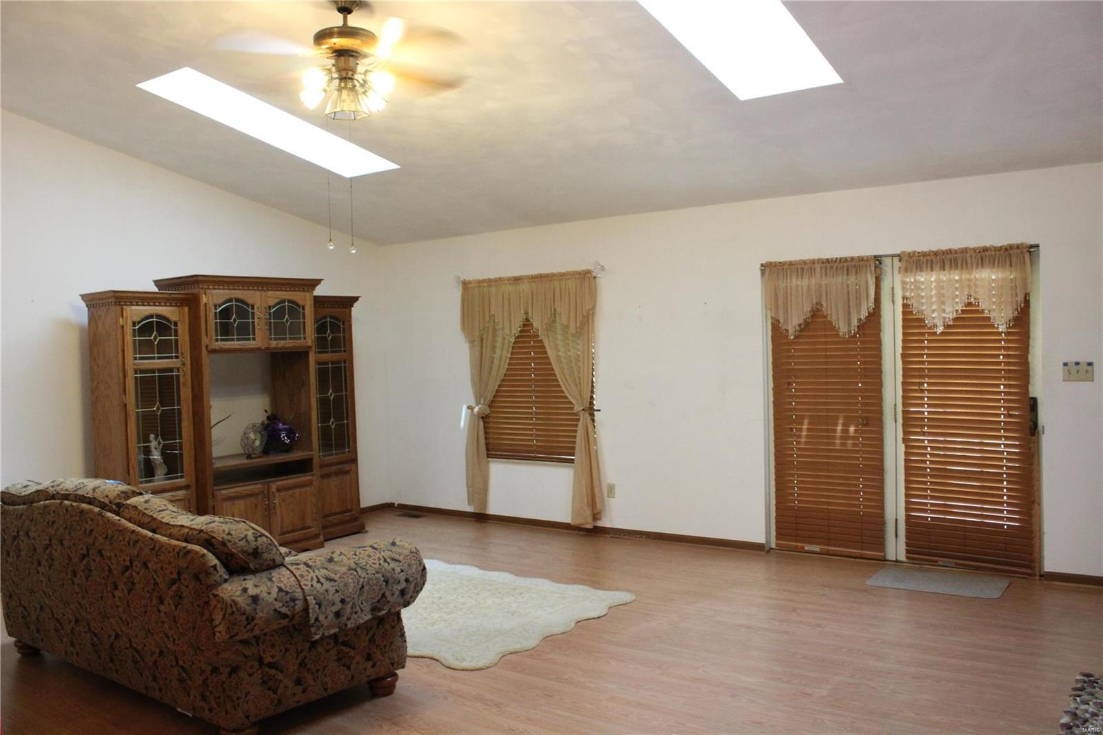 60 Innsbruck Lane Shiloh, IL 62221 - Photo 7 of 16 Gallery Image 7