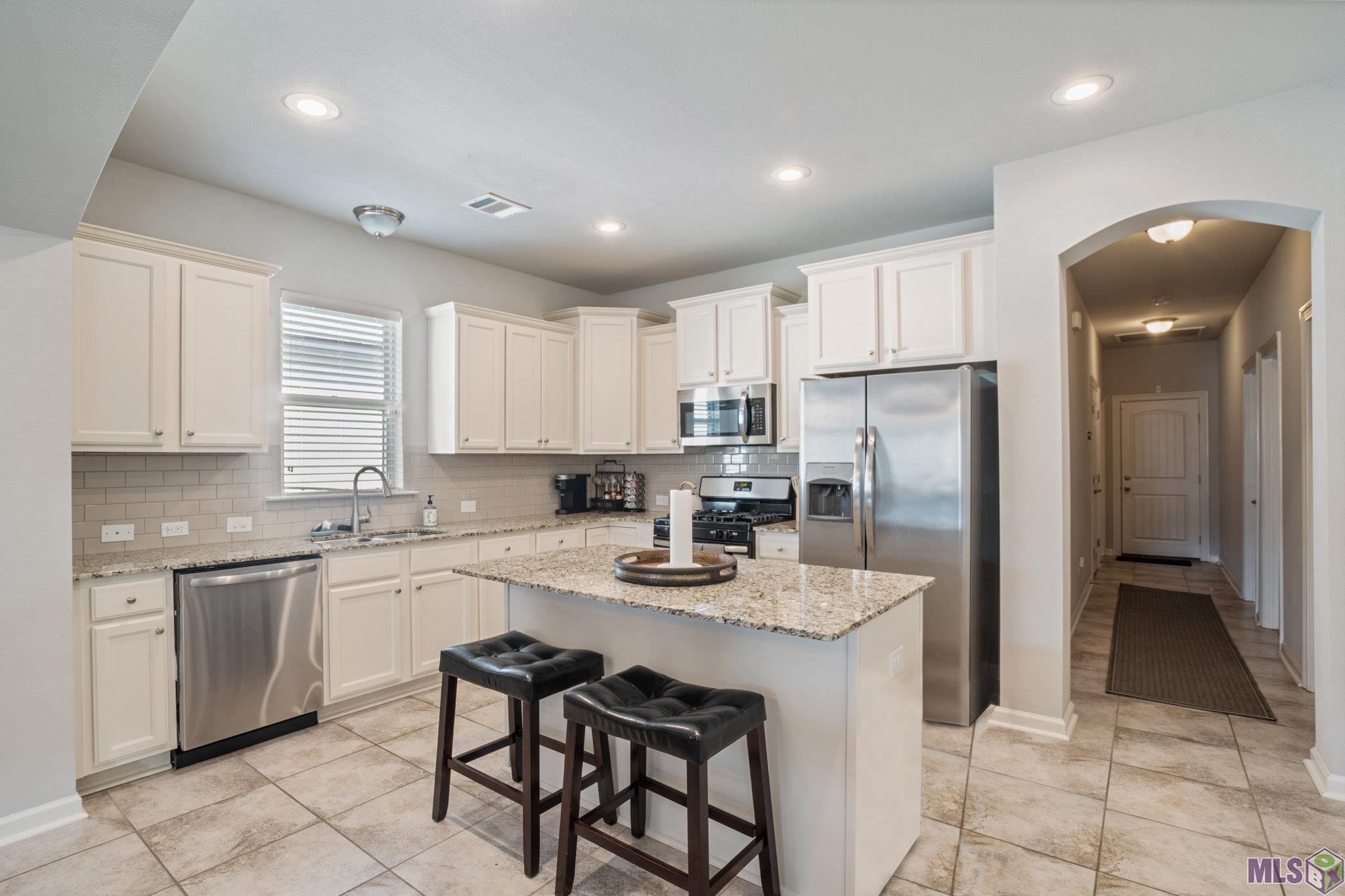 7825 Antebellum Avenue Baton Rouge, LA 70820 - Photo 5 of 13