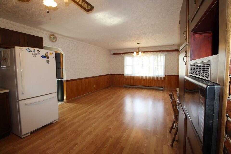 8091 Cincinnati-Zanesville Road Southwest Amanda, OH 43102 - Photo 8 of 24 Kitchen in to dining room