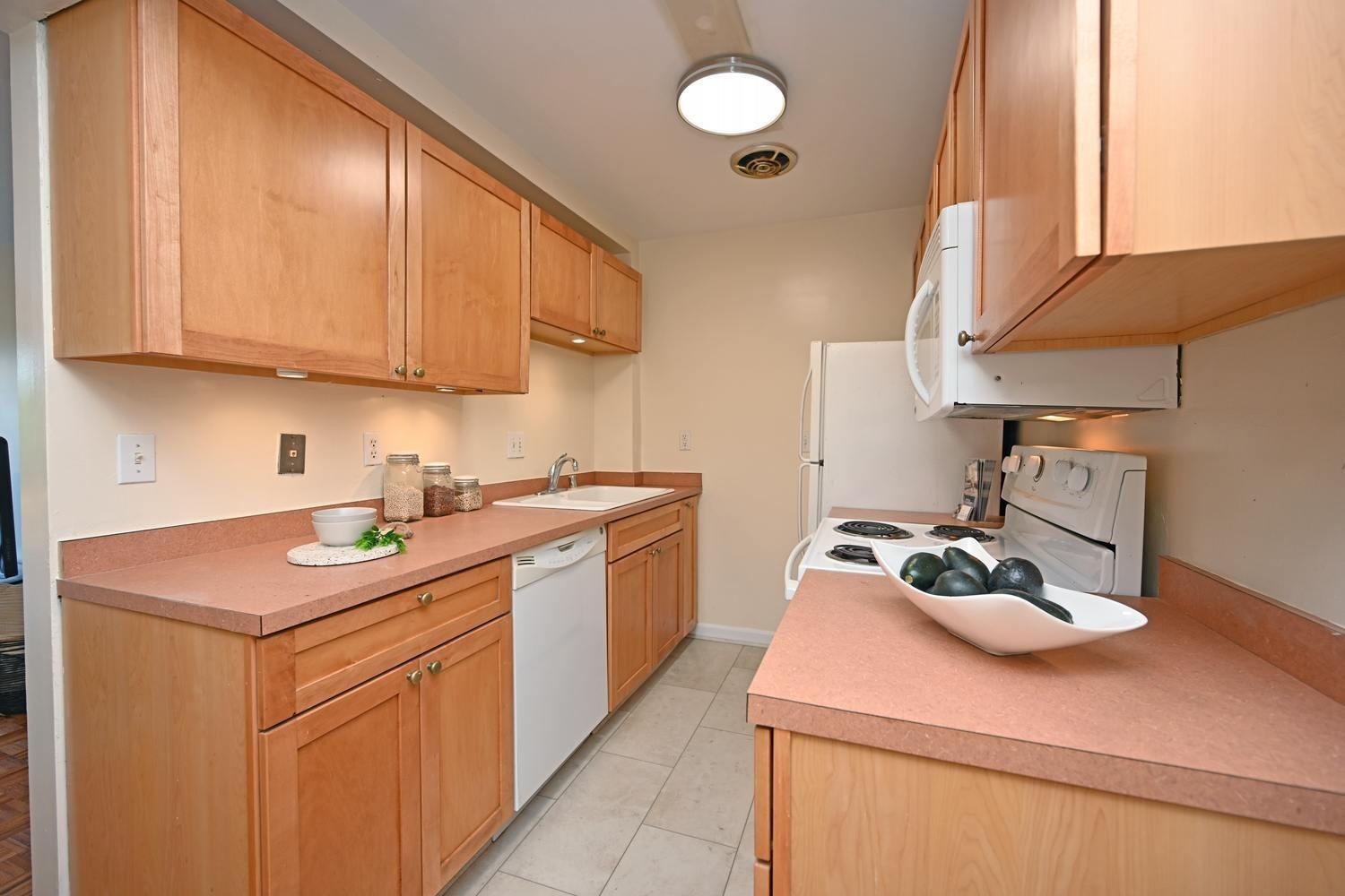 1815 William Howard Taft Road, Unit 810 Cincinnati, OH 45206 - Photo 12 of 26