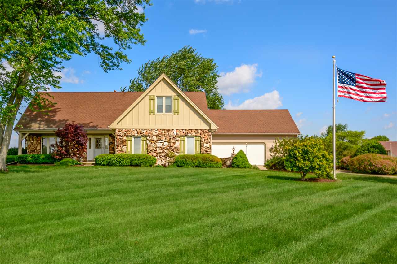 4531 Thompson Road Fort Wayne, IN 46816 - Photo 1 of 36