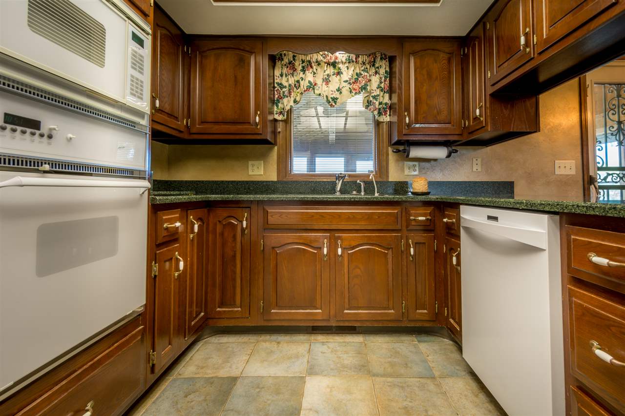 4531 Thompson Road Fort Wayne, IN 46816 - Photo 2 of 36