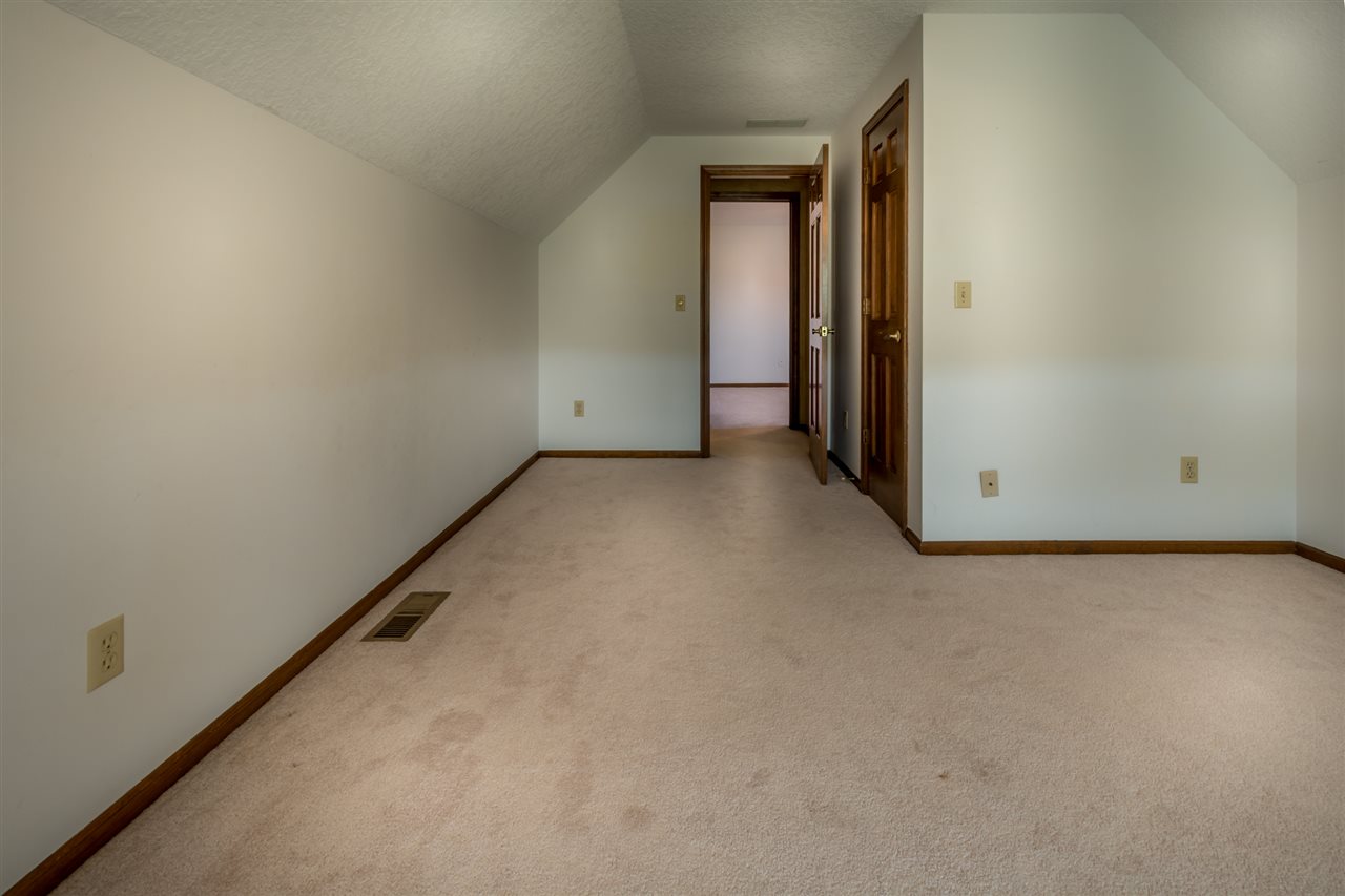4531 Thompson Road Fort Wayne, IN 46816 - Photo 18 of 36