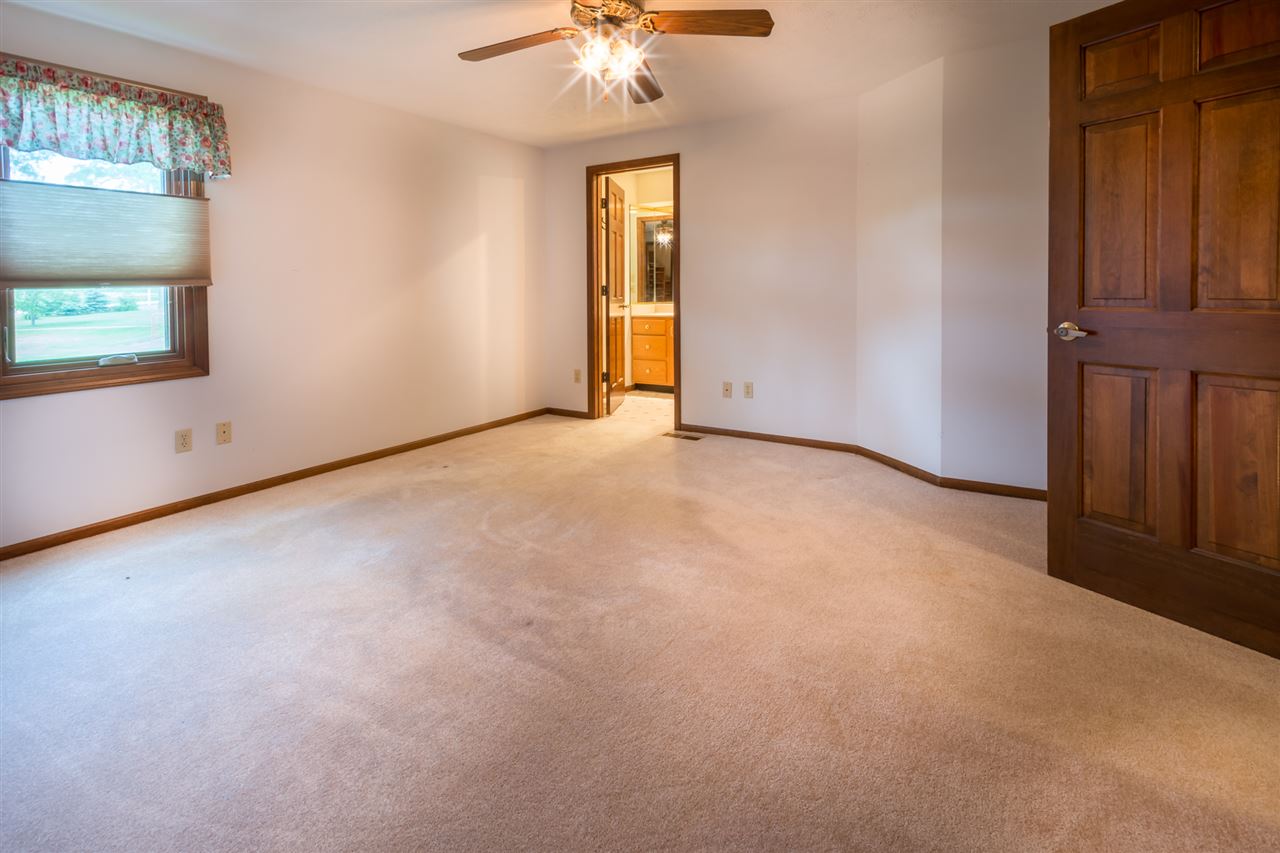 4531 Thompson Road Fort Wayne, IN 46816 - Photo 27 of 36