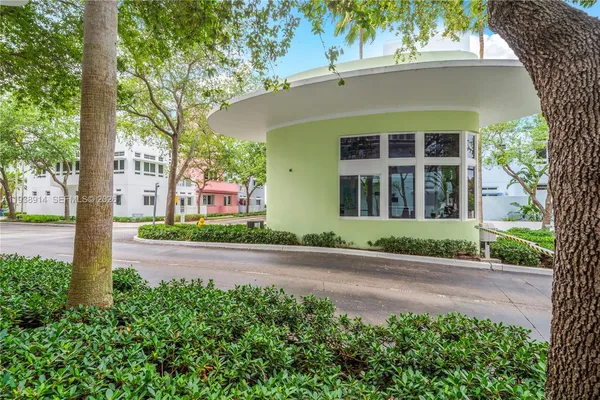 $2,800,000 | 6103 Aqua Avenue, Unit 701, Miami Beach, FL 33141