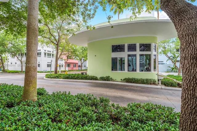 $2,990,000 | 6103 Aqua Avenue, Unit 701, Miami Beach, FL 33141