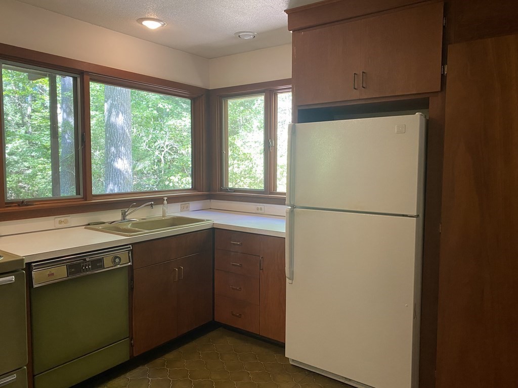 20 Chestnut Hill Road Leverett, MA 01054 - Photo 10 of 22
