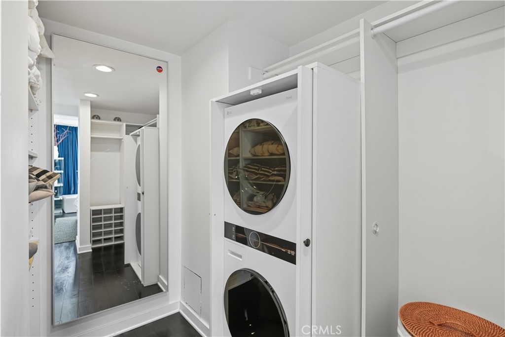 7250 Franklin Avenue, Unit 1203 Los Angeles, CA 90046 - Photo 30 of 37 a view of a hallway with washer and dryer