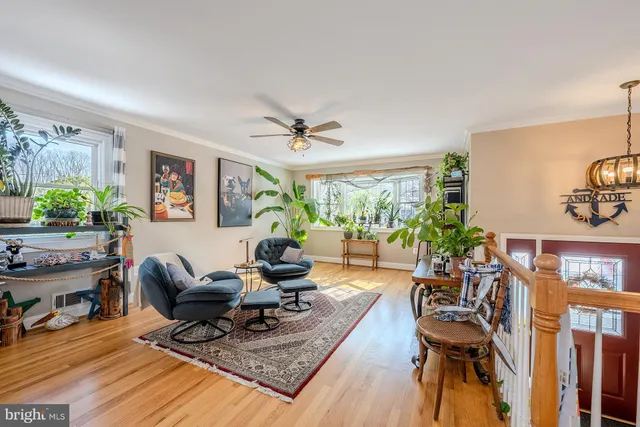 $950,000 | 6112 Harmon Place, Springfield, VA 22152