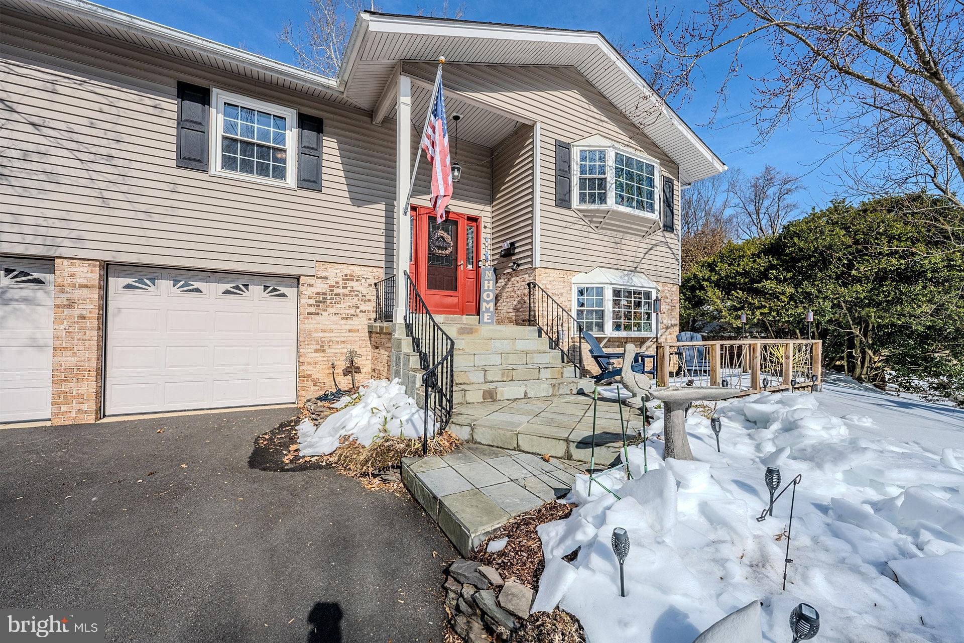 6112 Harmon Place Springfield, VA 22152 - Photo 5 of 33 a backyard of a house with seating space