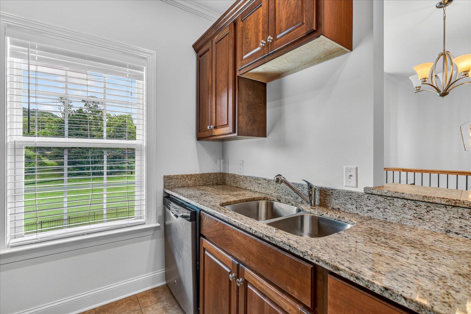 816 Altamont Road Chattanooga, TN 37415 - Photo 15 of 37 13-816 Altamont-13