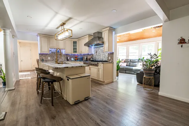 $769,999 | 1555 Longleaf Drive, Effort, PA 18330