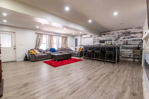 $725,000 | 1555 Longleaf Drive, Effort, PA 18330