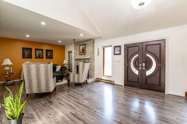 $725,000 | 1555 Longleaf Drive, Effort, PA 18330