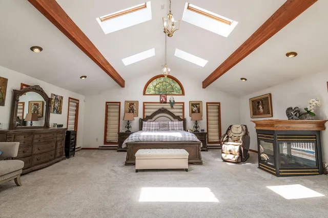 $769,999 | 1555 Longleaf Drive, Effort, PA 18330