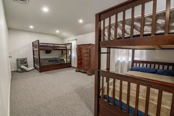 $725,000 | 1555 Longleaf Drive, Effort, PA 18330