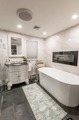 $769,999 | 1555 Longleaf Drive, Effort, PA 18330