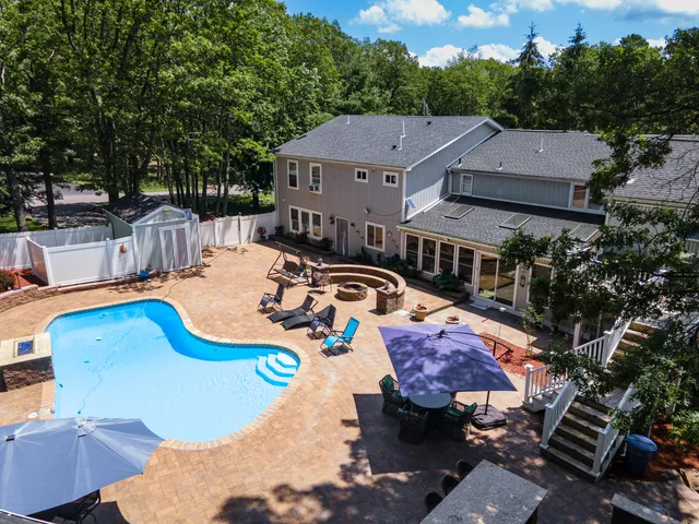 $769,999 | 1555 Longleaf Drive, Effort, PA 18330