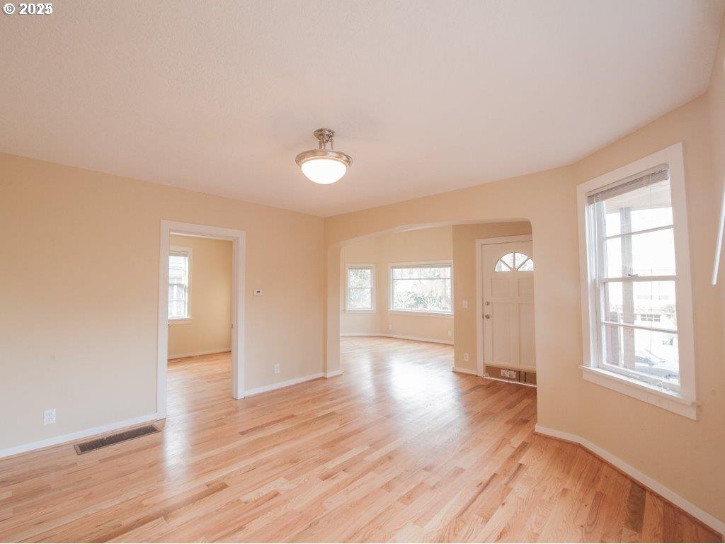 934 Southeast Nehalem Street Portland, OR 97202 - Photo 12 of 32