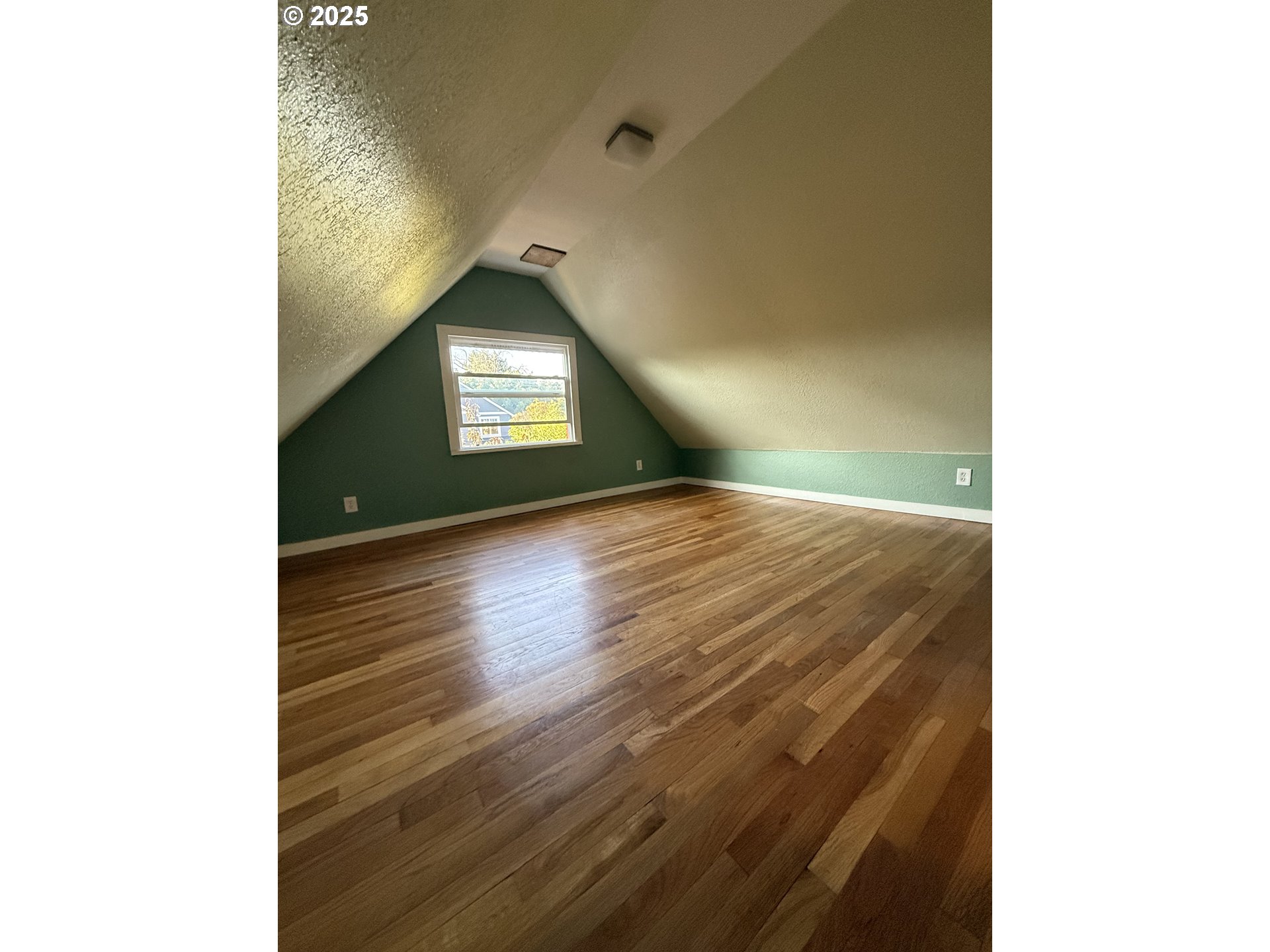 934 Southeast Nehalem Street Portland, OR 97202 - Photo 17 of 32