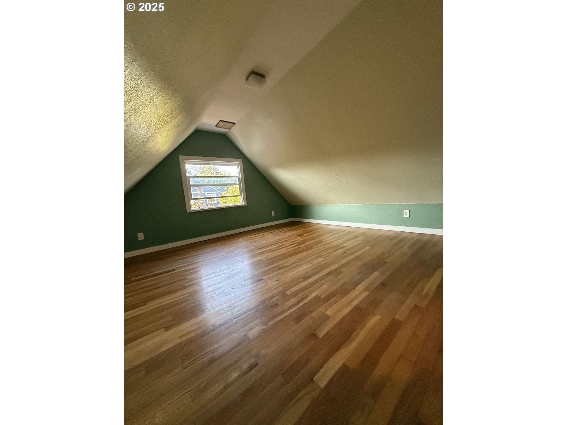 934 Southeast Nehalem Street Portland, OR 97202 - Photo 18 of 32