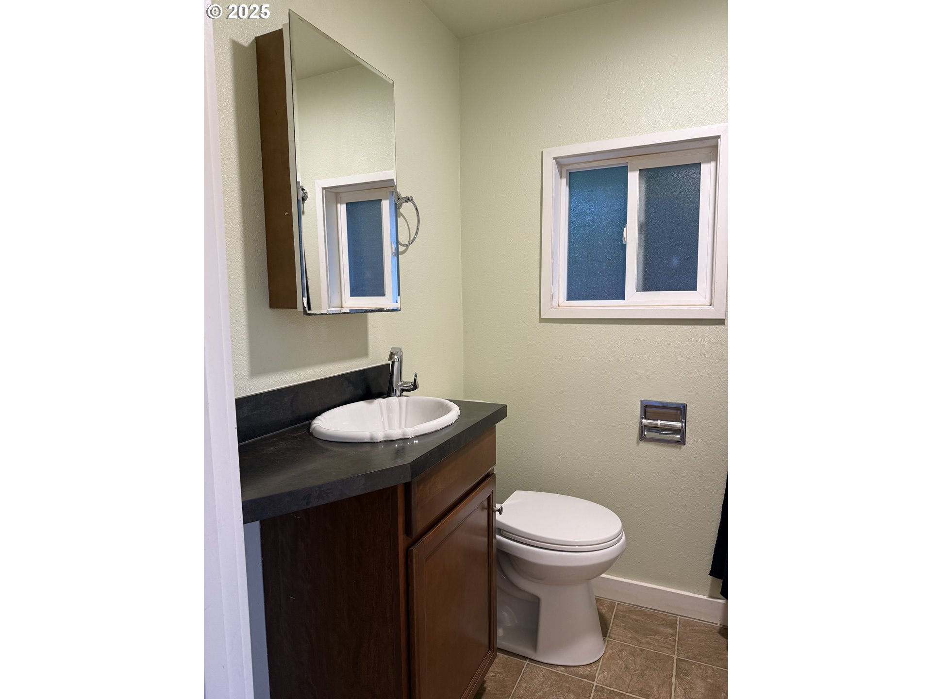 934 Southeast Nehalem Street Portland, OR 97202 - Photo 23 of 32