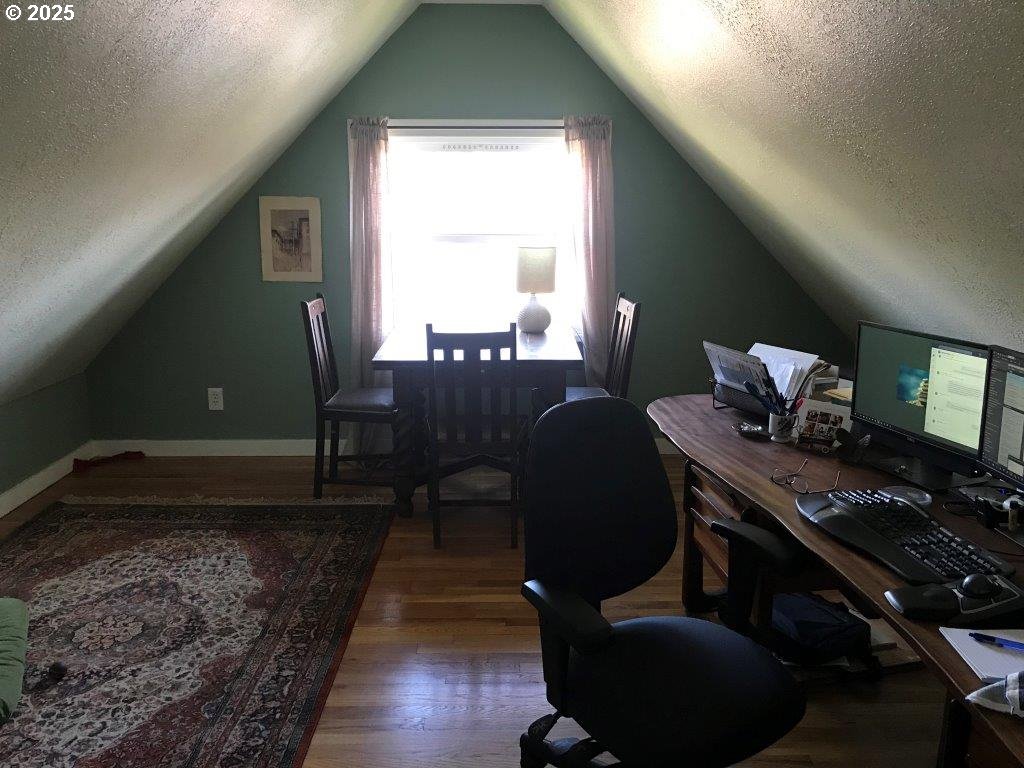 934 Southeast Nehalem Street Portland, OR 97202 - Photo 7 of 32