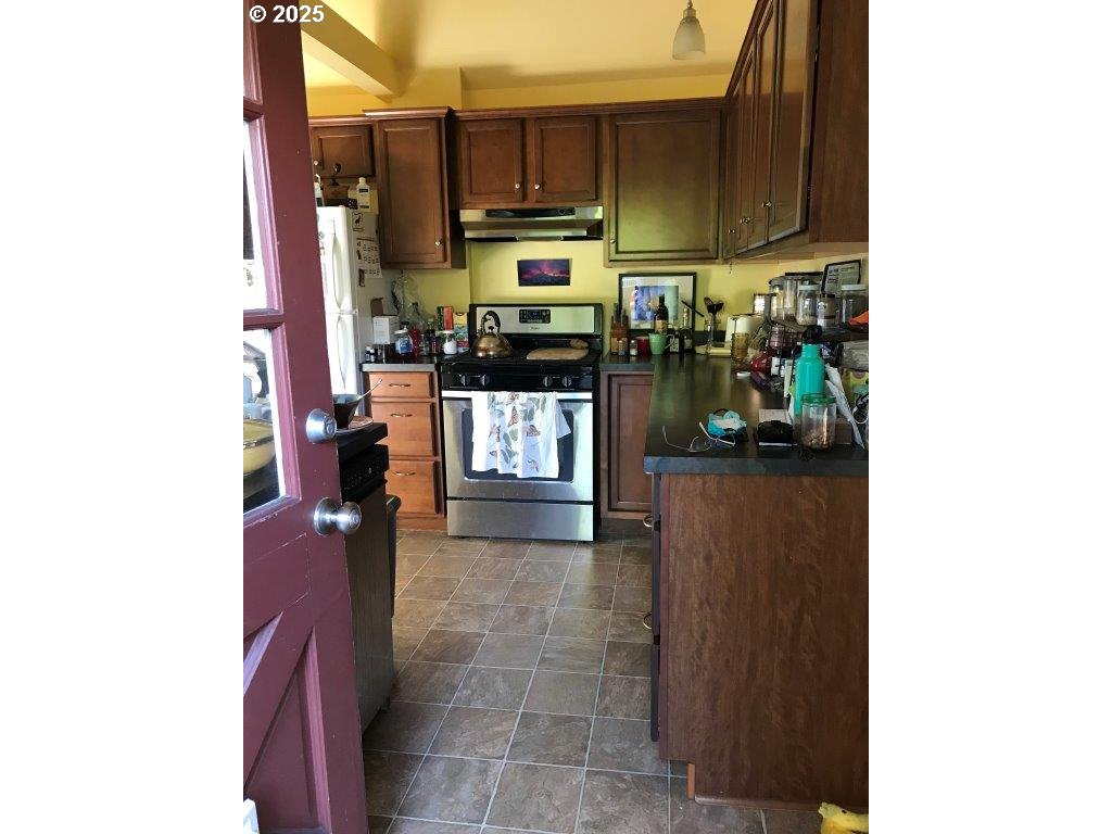 934 Southeast Nehalem Street Portland, OR 97202 - Photo 8 of 32