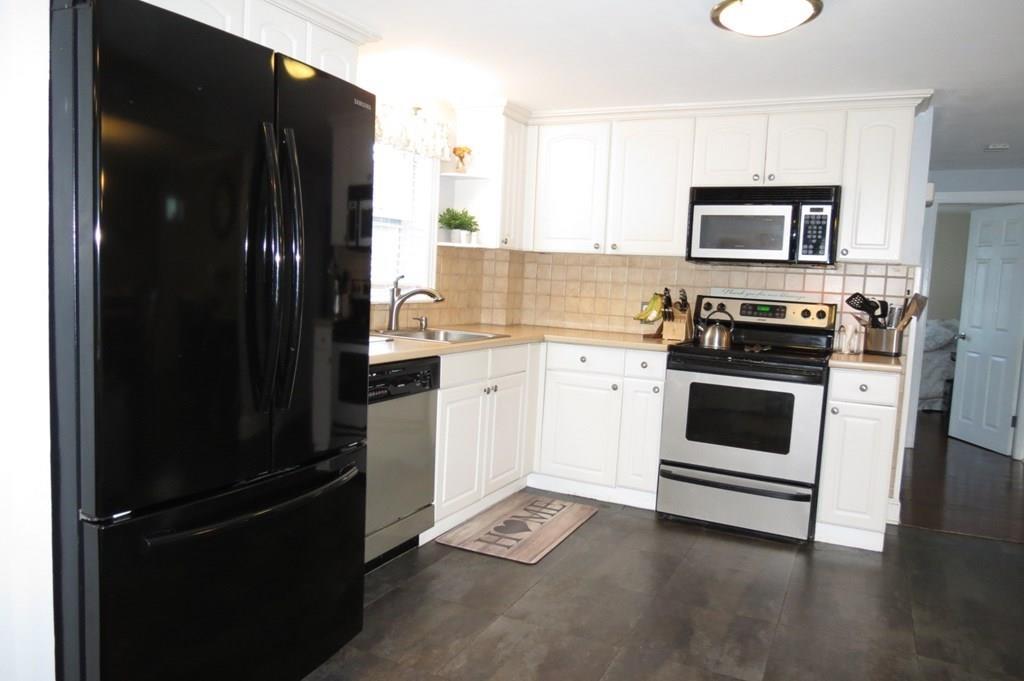 109 Rinaldo Road Weymouth, MA 02191 - Photo 11 of 37